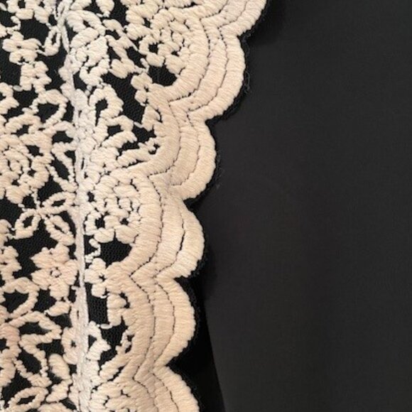 Alice + Olivia Backless Long Sleeve Black and Cream Lace Dress– Sz 4 - Picture 11 of 15